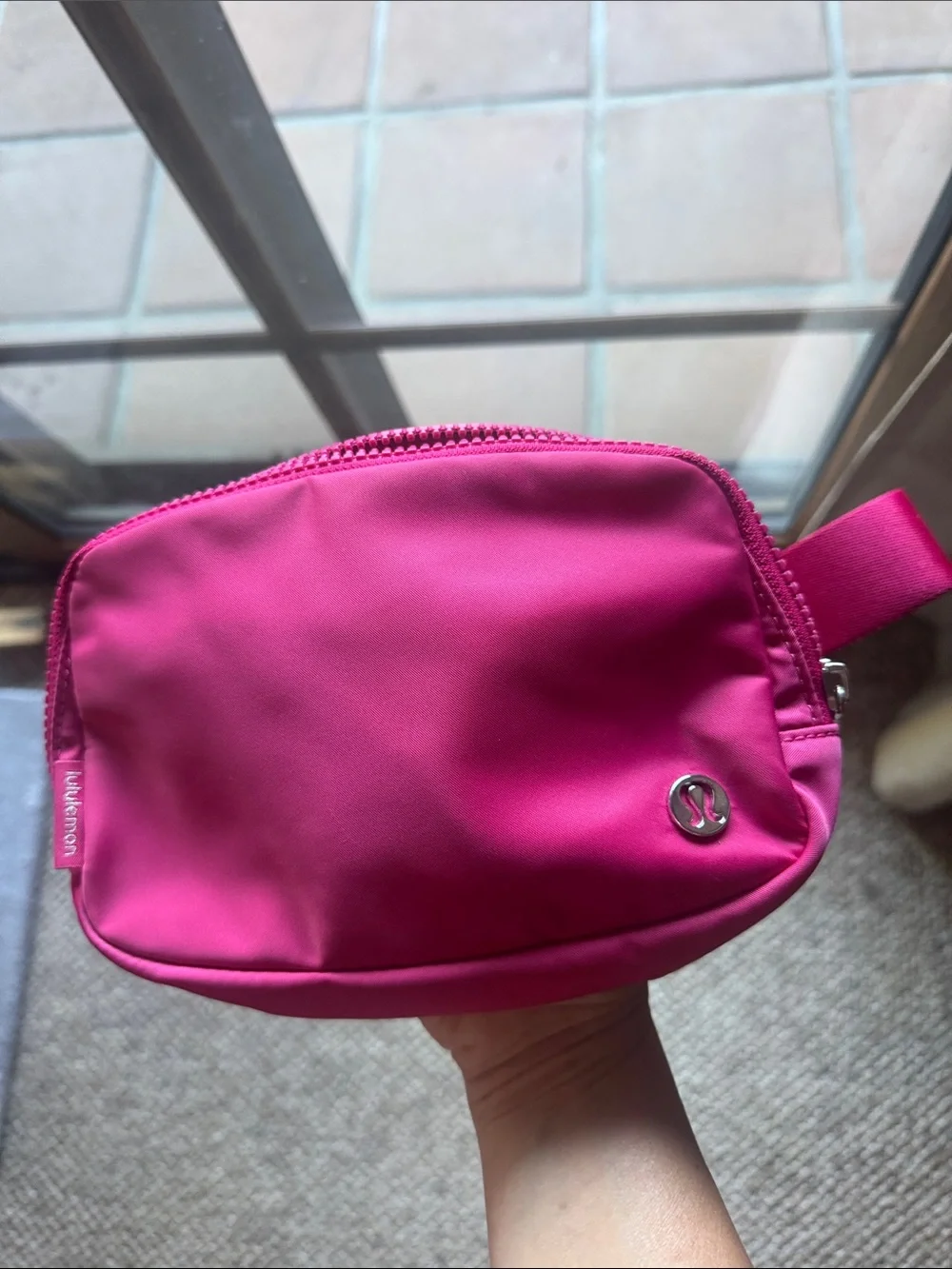 lululemon athletica Red Crossbody Travel Waist Bag - Picture 1 of 6